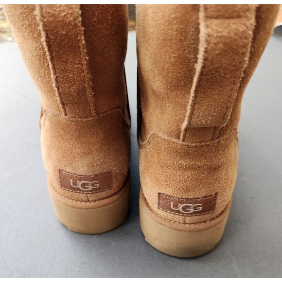 UGG  SIZE US 10 / 41 BOOTS KRISTIN CLASSIC CHESNUT BROWN SUEDE WEDGE ANKLE - Picture 6 of 13